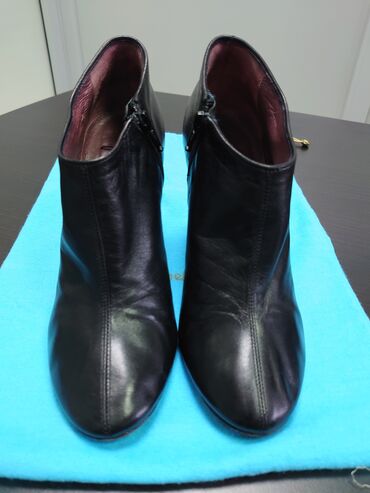 обувь оригинал: Ботинки и ботильоны 35, цвет - Черный