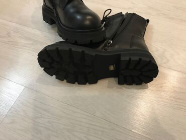 Botinka və botilyonlar: Ölçü: 39, rəng - Qara, Yeni — 9