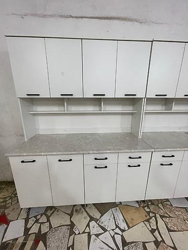 Кухонные гарнитуры: Кухонные гарнитуры с мойкой — несколько вариантов фасадов и столешниц — 10