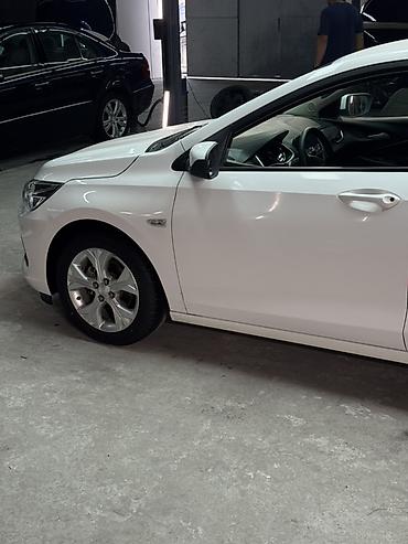 Chevrolet: Chevrolet Onix: 2020 г., 1 л, Автомат, Бензин, Седан — 8