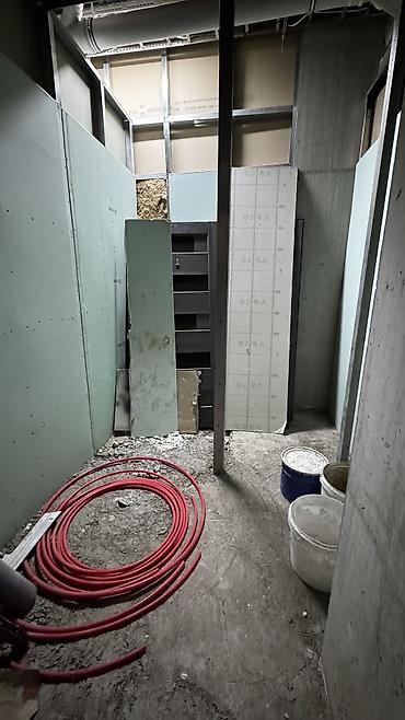 Продажа магазинов: Продажа магазинов В жилом доме, 415 м², Готовая ПСО (под самоотделку), С санузлом, Цокольный этаж этаж — 21