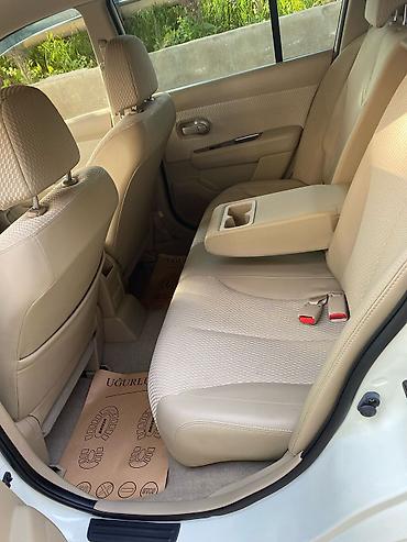 acar pult: Nissan Tiida: 1.5 l | 2012 il Hetçbek — 9