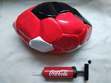 Lopta za fudbal Coca Cola br.5tezina 422 gr. sa mini pumpom, nova na lalafo.rs Lopta za fudbal Coca Cola br.5tezina 422 gr. sa mini pumpom, nova