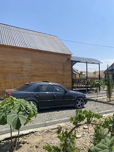 Другие автомобили: Продам легковой седан черного цвета. Особенности: - Кузов: 4-дверный — 11