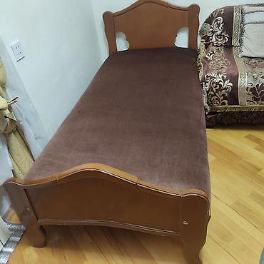 Çarpayılar: Tək nəfərlik taxta çarpayı - Material: bərk ağac karkas, laklanmış — 1