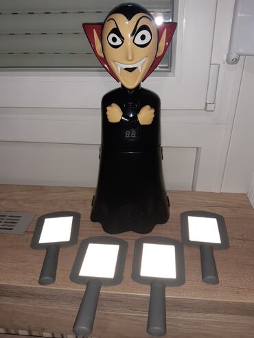 Društvene igre: Hit igra za noc vestica!!!Drustvena igra napad vampira. Sve na lalafo.rs — 3 Društvene igre: Hit igra za noc vestica!!!Drustvena igra napad vampira. Sve — 3