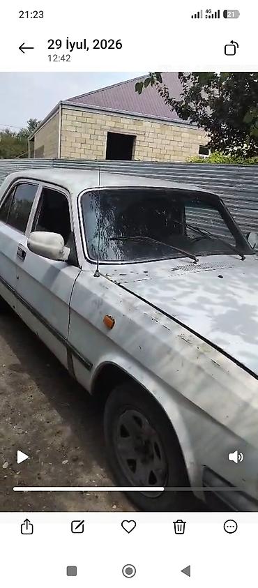 ilkin odenis 2000 azn avtomobil: GAZ Volga 3102/31029 (emblem və dizayna görə 3102 seriyasına bənzər) — 1