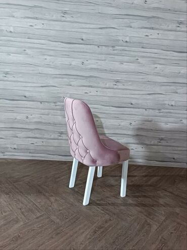 Stolice: 🔹Model stolice - Foteljica dugme
💸Cena 70€ — 16