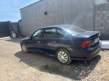 Perodua: Perodua Vectra: 2000 г., 1.6 л, Автомат, Бензин, Седан