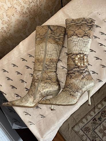 ботфорты stuart weitzman: Сапоги, 37, Новый, цвет - Бежевый — 2