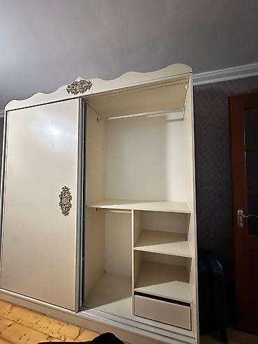 kompüter masa: - Klassik üslubda sürgülü qapılı şkaf və iş masası dəsti Şkaf - Rəng — 2