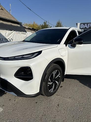 Changan: Changan Qiyuan Q05: 2026 г., Кроссовер — 7