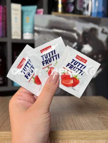 спрей для полового акта: Съедобная гель-смазка TUTTI-FRUTTI со вкусом земляники для орального