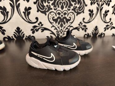 Детская обувь: Детские кроссовки Nike - Модель: DJ - Размер: US 7C (UK 6.5 / EUR