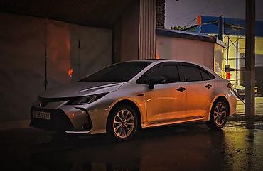 Toyota Corolla: 2021 г., 1.8 л, Автомат, Бензин, Седан