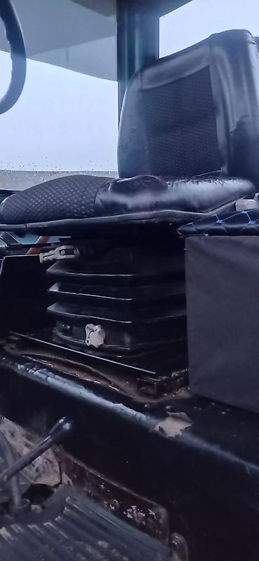 Traktorlar: Kənd təsərrüfatı üçün universal təkərli traktor - Rəng: mavi, geniş — 5