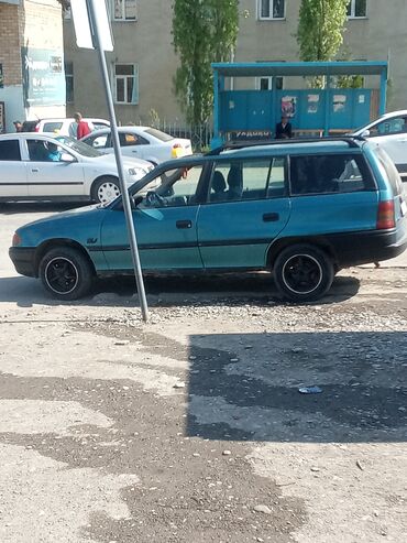 мицубиси спец стар: Opel Astra: 1995 г., 1.6 л, Механика, Бензин, Минивэн