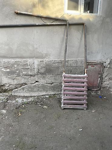 поравой утюг: Секционный чугунный радиатор отопления с подводкой. - Материал: чугун — 2