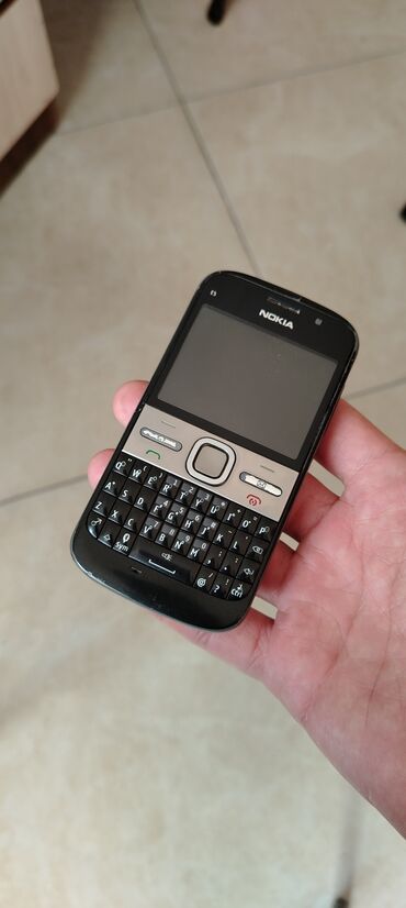 nokia telefon 6300: Nokia E5, rəng - Qara