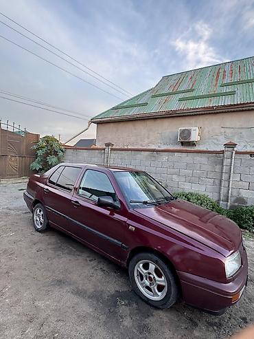 jeep compas: Volkswagen Vento: 1995 г., Механика, Бензин, Седан — 4