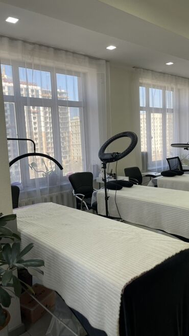 Аренда коммерческой недвижимости: Сдается оборудованное рабочее место для бьюти-мастера. Почасовая 📌