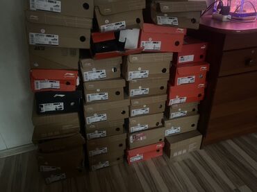 юбка с футболкой: Кроссовки Li-Ning для бега и повседневной носки - Бренд: Li-Ning -