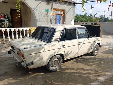 vaz susə: VAZ 2106 (Жигули) sedan - Kuzov: 4 qapılı sedan, açıq-bej rəng. Arxa — 3