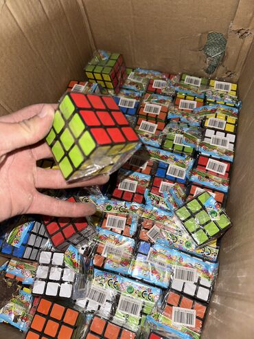 Игрушки: Срочно продаю кубики рубики 
Осталось 150 шт
ТОЛЬКО ОПТОМ