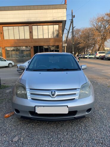 Toyota: Toyota ist: 2003 г., 1.5 л, Автомат, Бензин, Хэтчбэк