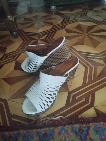 Basanoşka və səndəllər: Ölçü: 38, İşlənmiş — 12