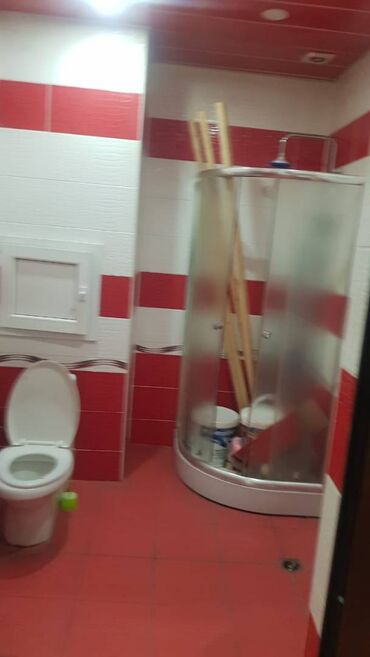 Digər kommersiya daşınmaz əmlakı: Binəqədi 9-cu mikrarayonda yerləşən obyekt 135 kv Sahesi olan salon — 2