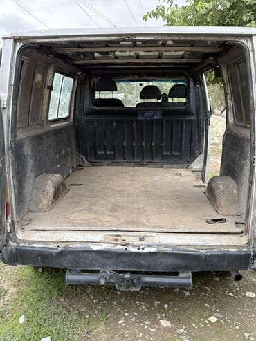 Yük maşınları: Ford Transit yük mikroavtobusu
2.5 mator. Dizel. Arxa ceken — 4