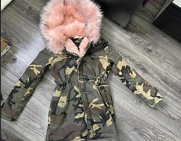 maskirni kombinezoni: Prelepa nova maskirna parka sa roze krznom. Ramena 38 cm, pazuh 49 cm — 4