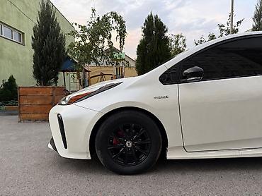 voxy noah: Toyota Prius: 2019 г., 1.8 л, Автомат, Гибрид — 5