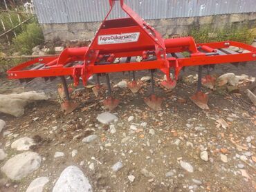 диски на зимнюю резину фольксваген: AgroÖzkarasan markalı qırmızı rəngli torpaq becərən maşın. Bu kənd