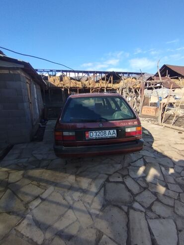 оптом кара суу: Volkswagen Passat: 1990 г., 1.8 л, Механика, Бензин