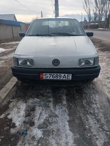 crv 1: Volkswagen Passat: 1992 г., 1.8 л, Механика, Бензин, Седан