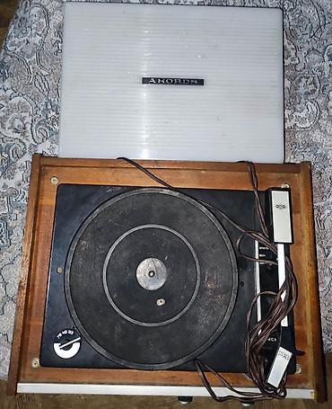 gramofon: AKKORDS Stereo – vintaj elektrik pikap - Model: “AKKORDS stereo” — 2