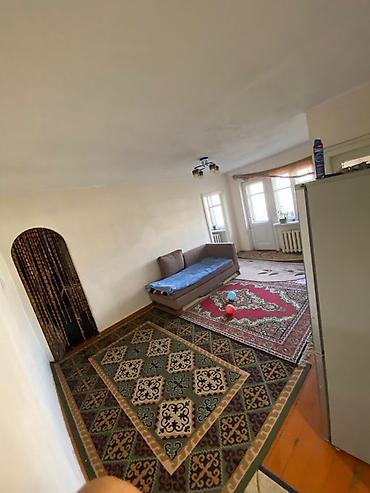 квартира с балконом: В районе молодая гвардия жибек жолу по улице урицкого 2-комнатная — 2