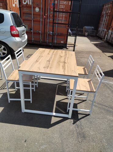 Комплекты столов и стульев: Комплект стол и стулья Для кафе, ресторанов, Новый, Скидка 10%