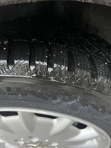 404: Зимние шины с дисками Mercedes - Комплект шин размерности 205/60 R15 — 4