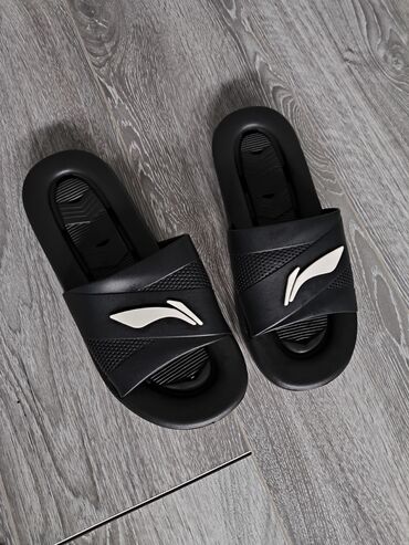 обувь спортивная: Летние шлёпки от Li Ning ОРИГИНАЛ размер 42-43
и от Adidas 42