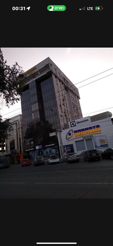 сдаю офис с мебелью: Сдаю Офис, 75 м², В бизнес центре, С видом на горы, 1 линия, С отдельной кухней