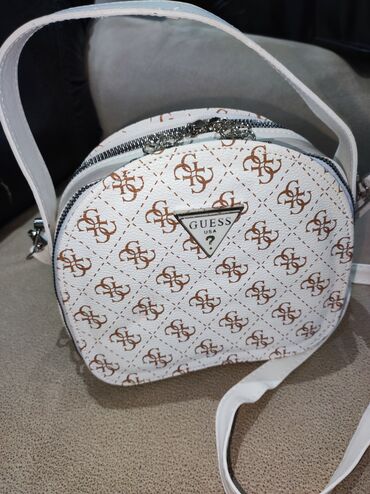 miu miu torbice: Elegantna torbica