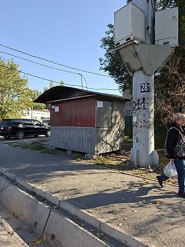 Сдается в аренду газетный торговый киоск/павильон - Вход at lalafo.kg Сдается в аренду газетный торговый киоск/павильон - Вход