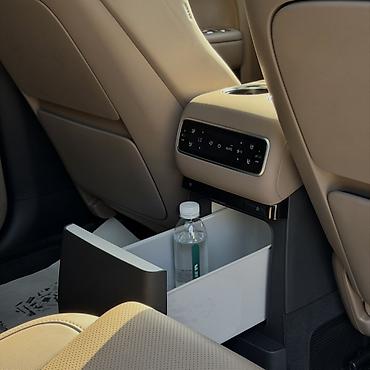 nardo grey: Lixiang L9: 2025 г., 1.5 л, Автомат, Гибрид, Внедорожник — 10