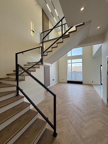 Продажа коттеджей и домов: Продается дом с новым ремонтом в ж/м Кара-Жыгач🏠🌳 📍Локация - ул — 4