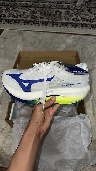 time try: Мужские кроссовки, 39, Mizuno, Новый, цвет - Белый — 1