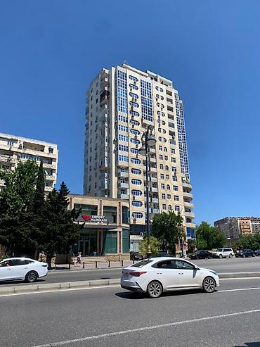studio menziller: 3 otaqlı, Yeni tikili, m. Xalqlar Dostluğu, 138 kv. m — 1