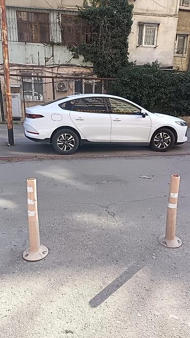 plastik ayna qapi: Arenda Arenda Arenda YD hybrid/elektrik sedan və Changan UNI-Z — 8